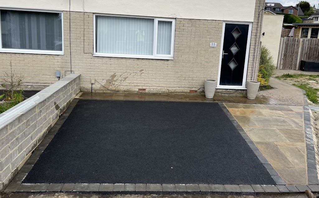 Mixed materials driveway